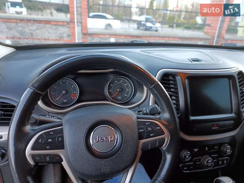 Фото Jeep Cherokee з оголошення AUTO.RIA