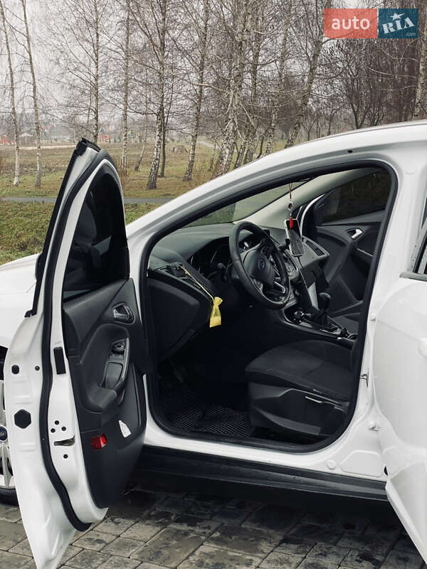 Фото Ford Focus з оголошення AUTO.RIA