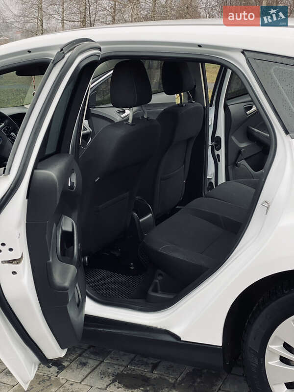 Фото Ford Focus з оголошення AUTO.RIA