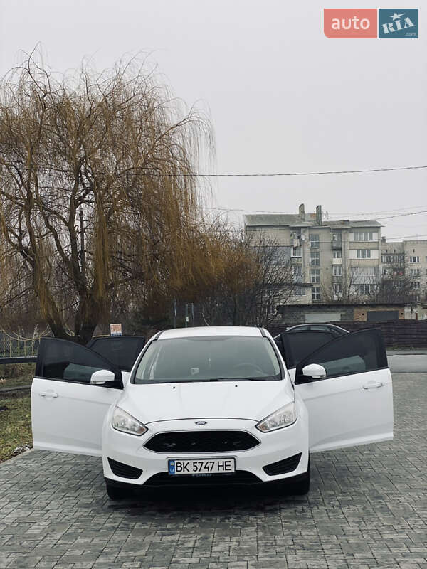 Фото Ford Focus з оголошення AUTO.RIA