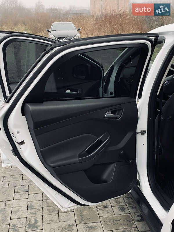Фото Ford Focus з оголошення AUTO.RIA
