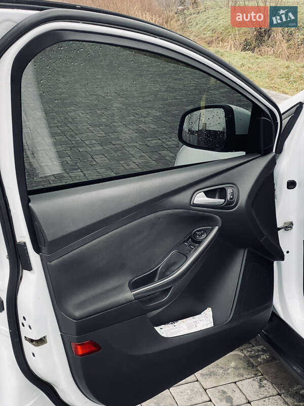 Фото Ford Focus з оголошення AUTO.RIA