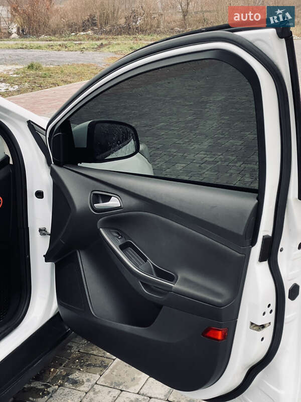 Фото Ford Focus з оголошення AUTO.RIA
