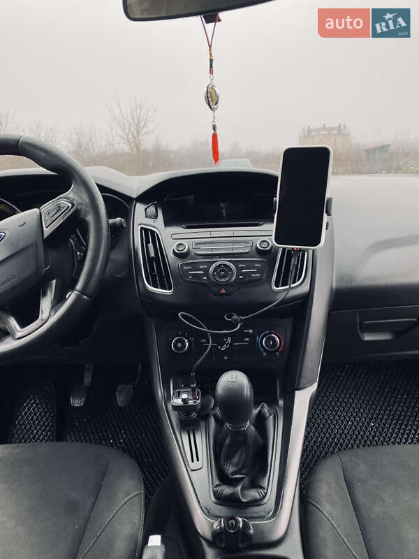 Фото Ford Focus з оголошення AUTO.RIA