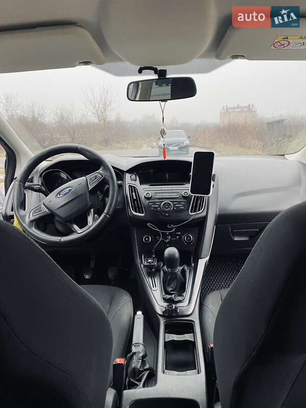 Фото Ford Focus з оголошення AUTO.RIA