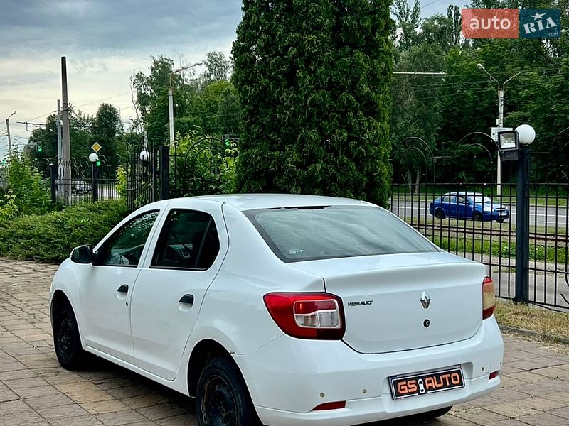Фото Renault Logan з оголошення AUTO.RIA