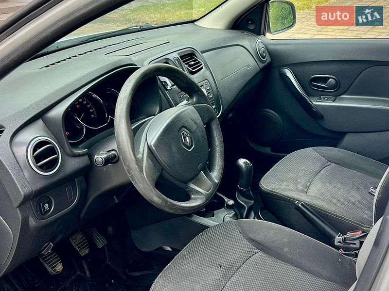 Фото Renault Logan з оголошення AUTO.RIA