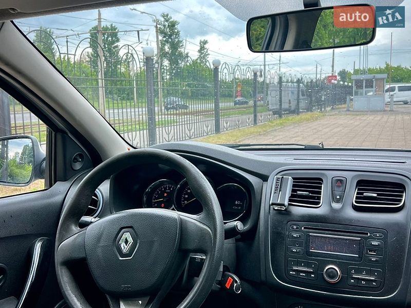 Фото Renault Logan з оголошення AUTO.RIA