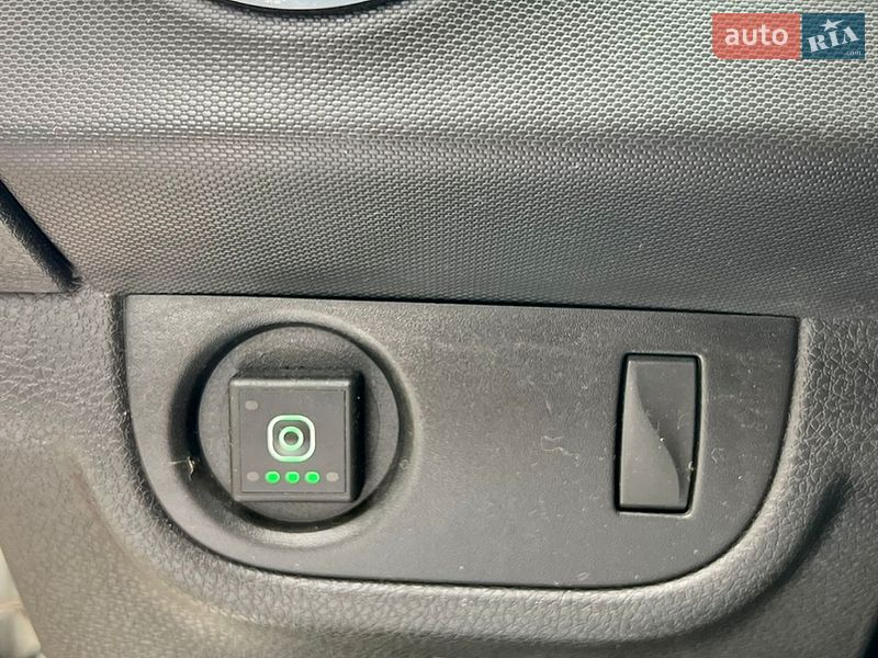 Фото Renault Logan з оголошення AUTO.RIA