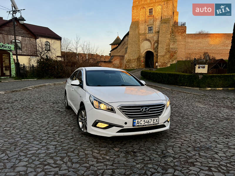 Фото Hyundai Sonata з оголошення AUTO.RIA