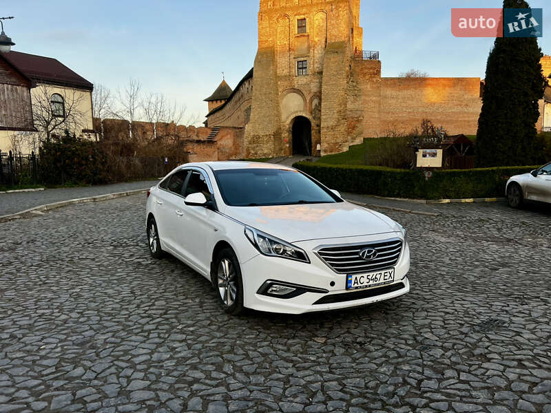 Фото Hyundai Sonata з оголошення AUTO.RIA