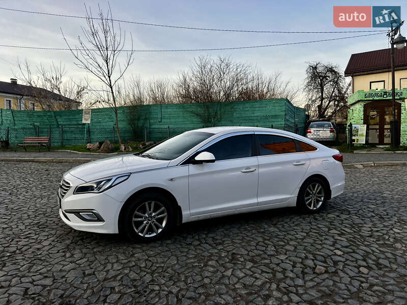 Фото Hyundai Sonata з оголошення AUTO.RIA