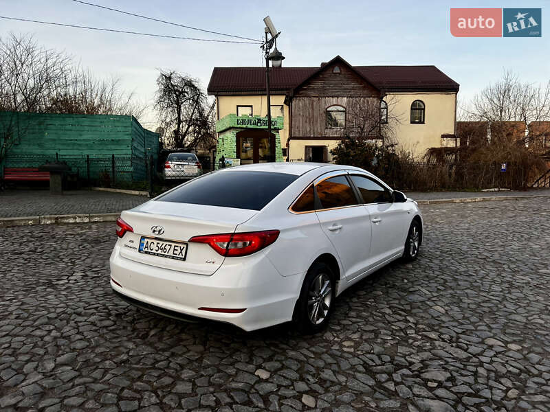Фото Hyundai Sonata з оголошення AUTO.RIA