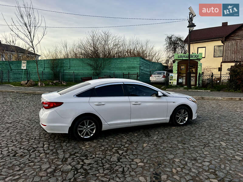 Фото Hyundai Sonata з оголошення AUTO.RIA