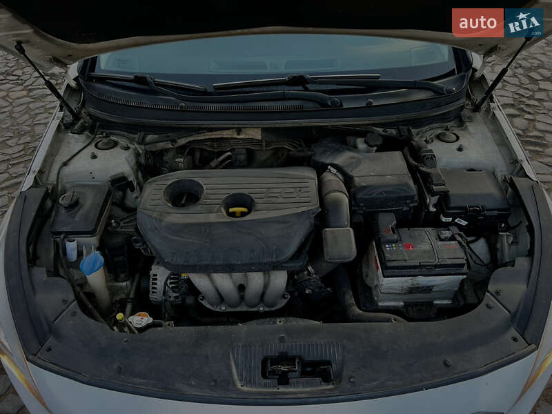 Фото Hyundai Sonata з оголошення AUTO.RIA