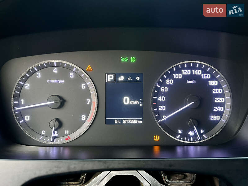Фото Hyundai Sonata з оголошення AUTO.RIA