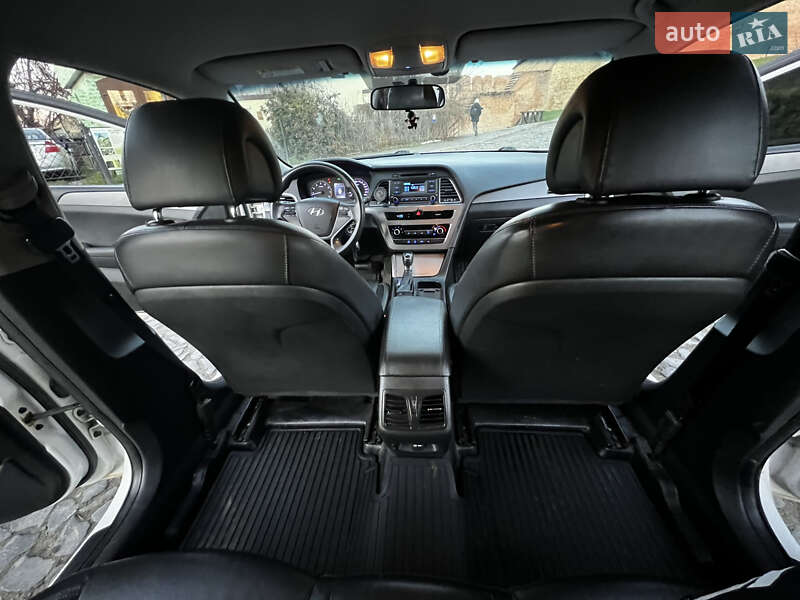 Фото Hyundai Sonata з оголошення AUTO.RIA