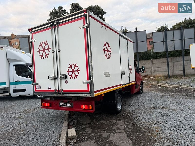 Фото Renault Master з оголошення AUTO.RIA