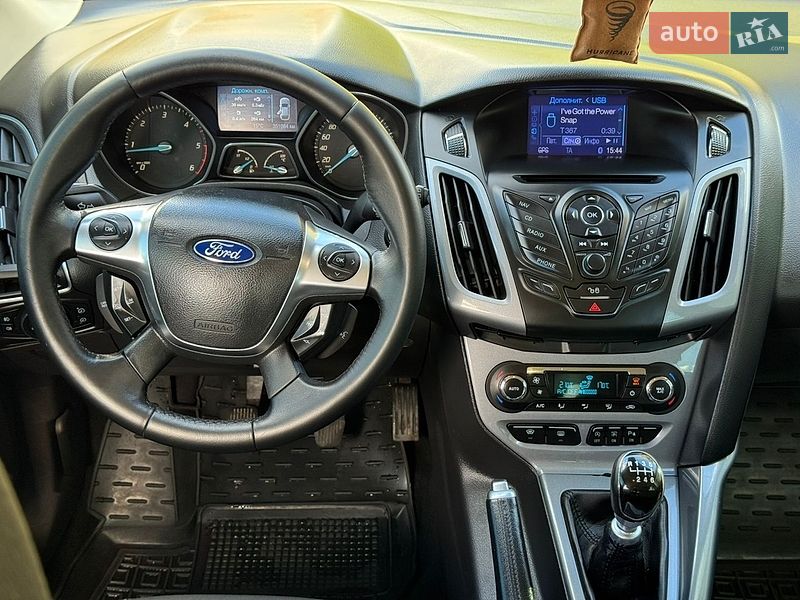 Фото Ford Focus з оголошення AUTO.RIA