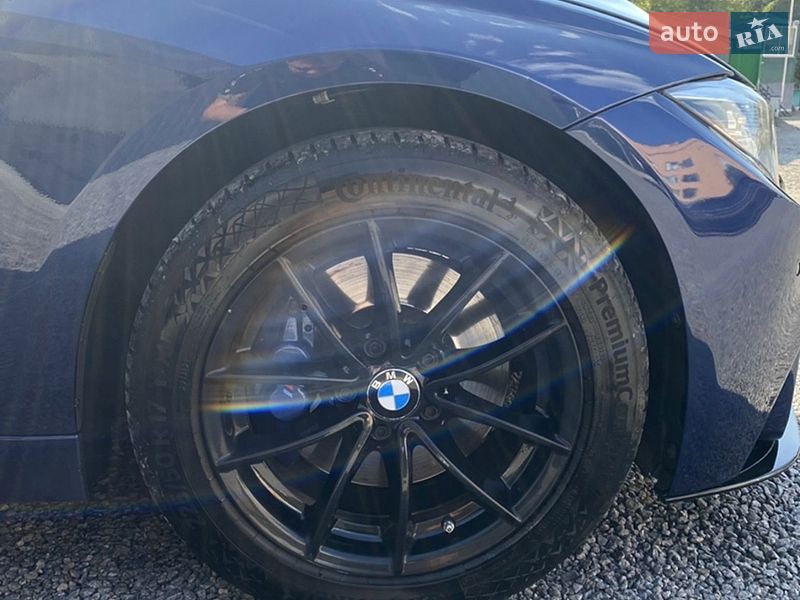 Фото BMW 3 Series з оголошення AUTO.RIA