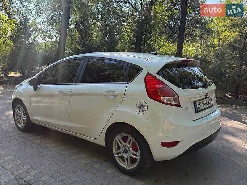 Фото Ford Fiesta з оголошення AUTO.RIA