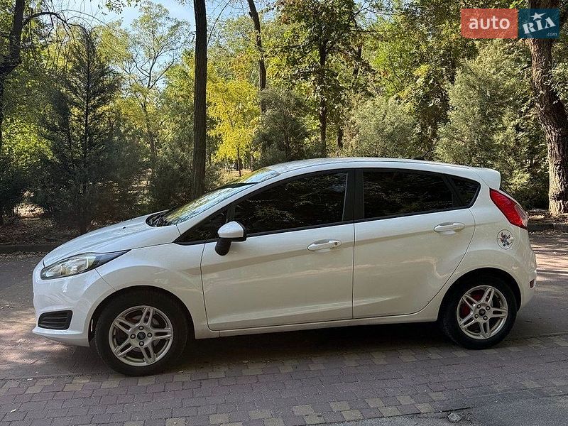 Фото Ford Fiesta з оголошення AUTO.RIA