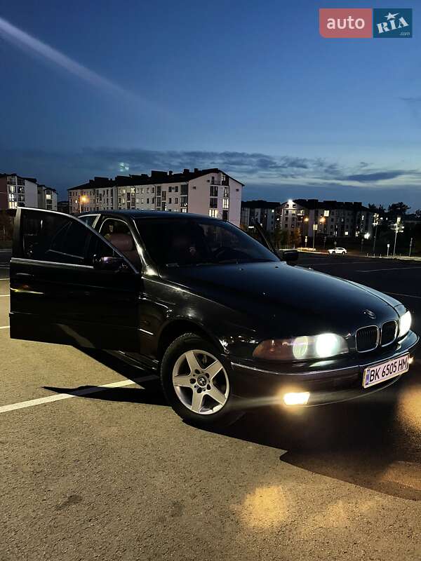 Фото BMW 5 Series з оголошення AUTO.RIA