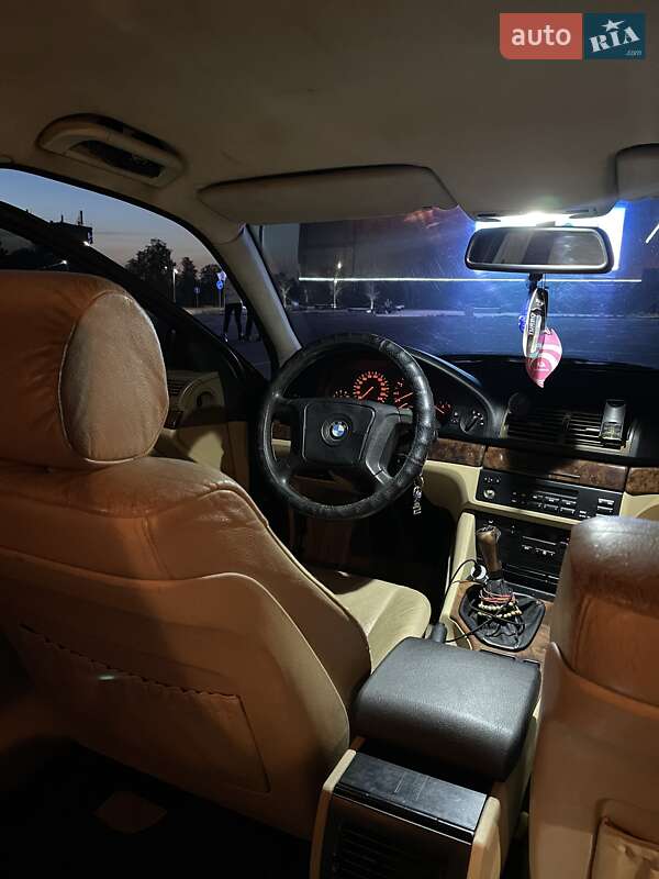 Фото BMW 5 Series з оголошення AUTO.RIA