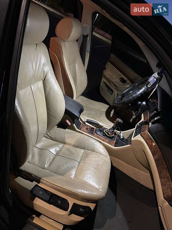Фото BMW 5 Series з оголошення AUTO.RIA