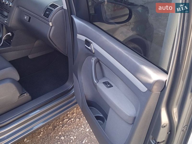 Фото Volkswagen Touran з оголошення AUTO.RIA