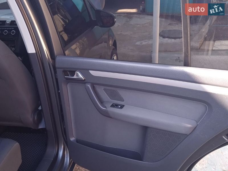 Фото Volkswagen Touran з оголошення AUTO.RIA