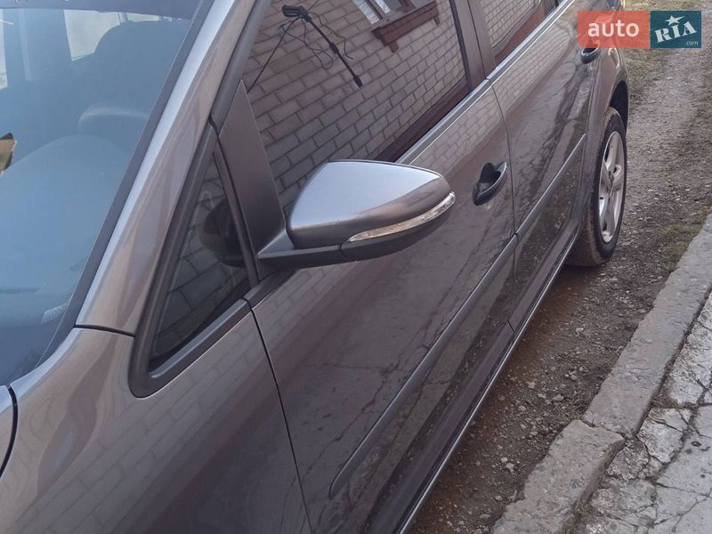 Фото Volkswagen Touran з оголошення AUTO.RIA