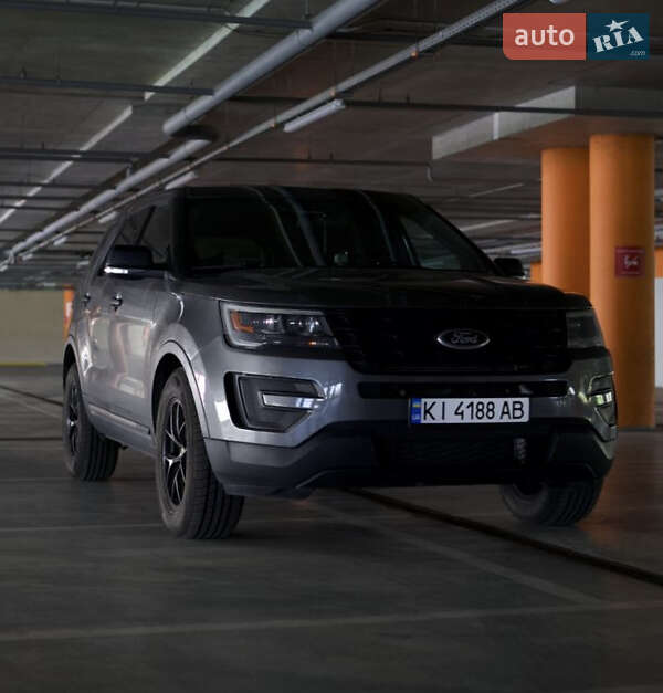 Фото Ford Explorer з оголошення AUTO.RIA
