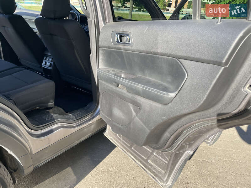 Фото Ford Explorer з оголошення AUTO.RIA