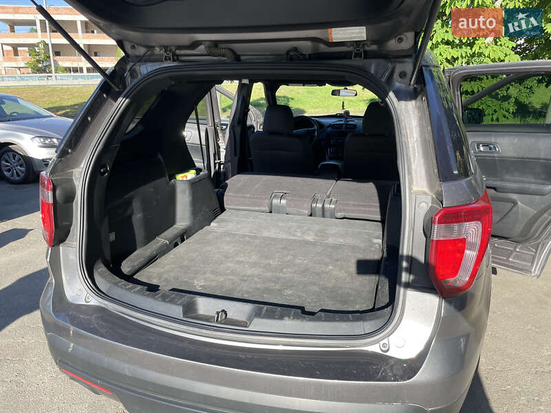 Фото Ford Explorer з оголошення AUTO.RIA
