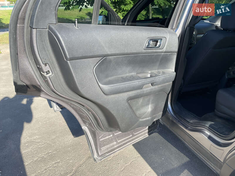 Фото Ford Explorer з оголошення AUTO.RIA