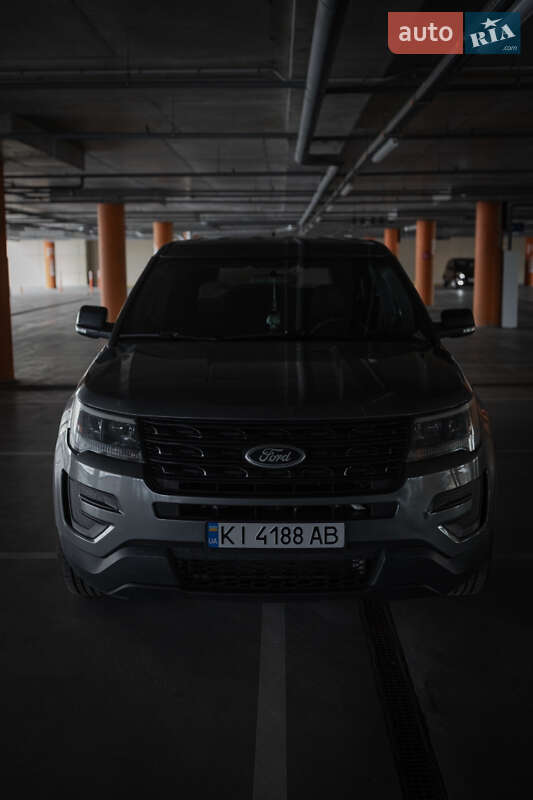 Фото Ford Explorer з оголошення AUTO.RIA