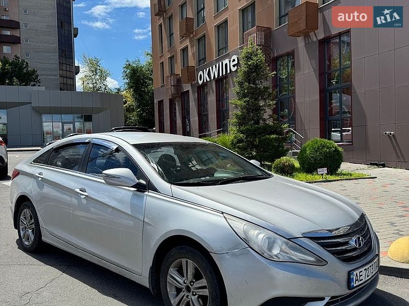 Фото Hyundai Sonata з оголошення AUTO.RIA