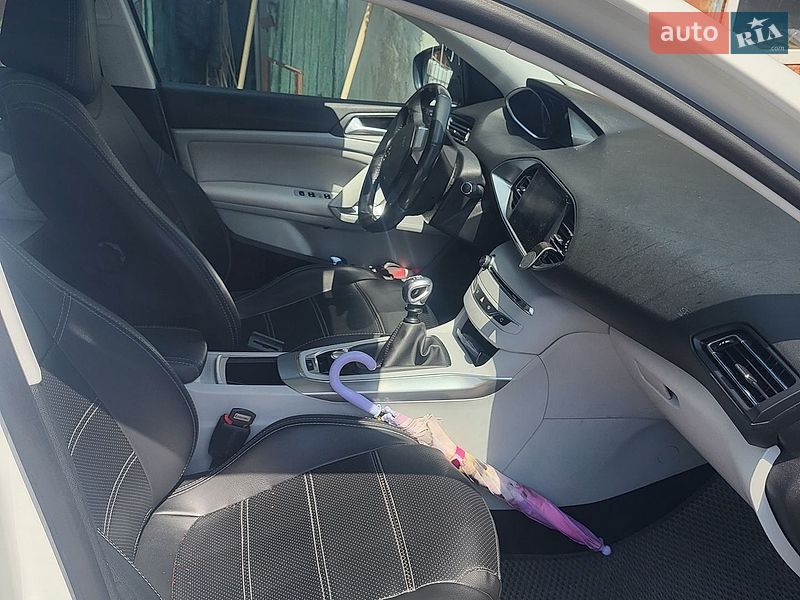 Фото Peugeot 308 з оголошення AUTO.RIA