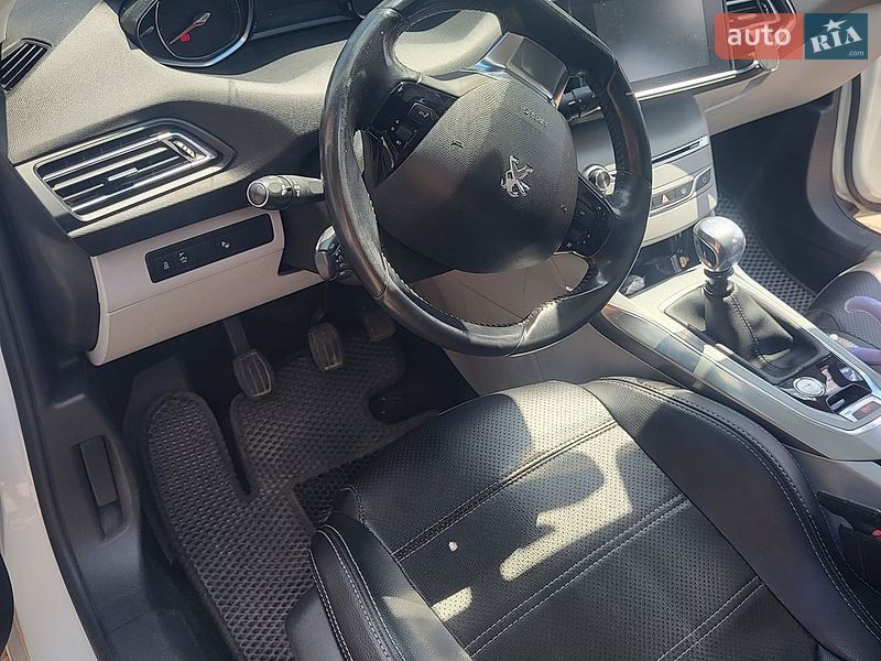 Фото Peugeot 308 з оголошення AUTO.RIA