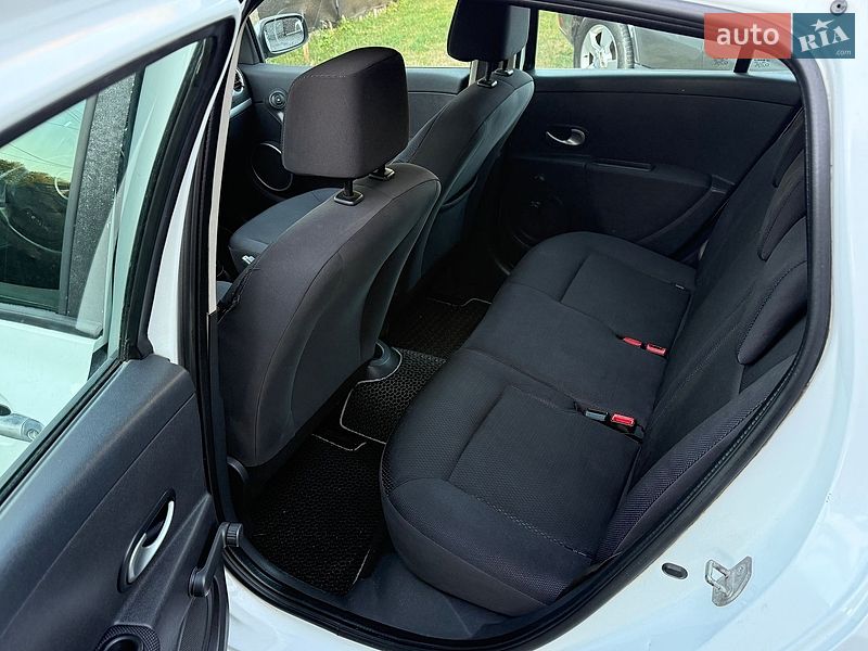Фото Renault Clio з оголошення AUTO.RIA