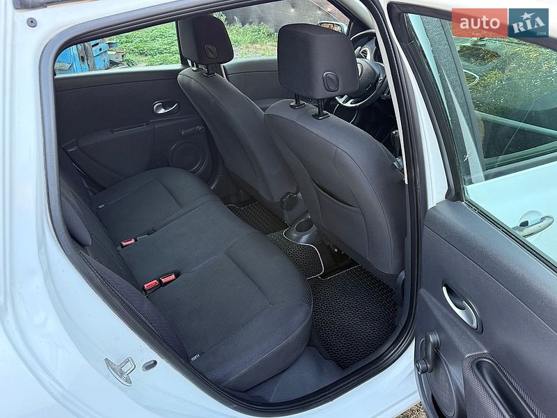 Фото Renault Clio з оголошення AUTO.RIA