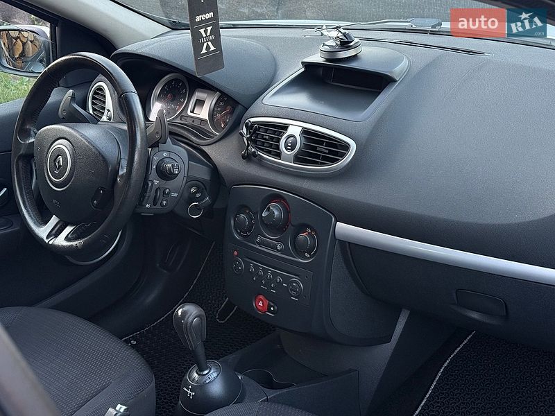 Фото Renault Clio з оголошення AUTO.RIA