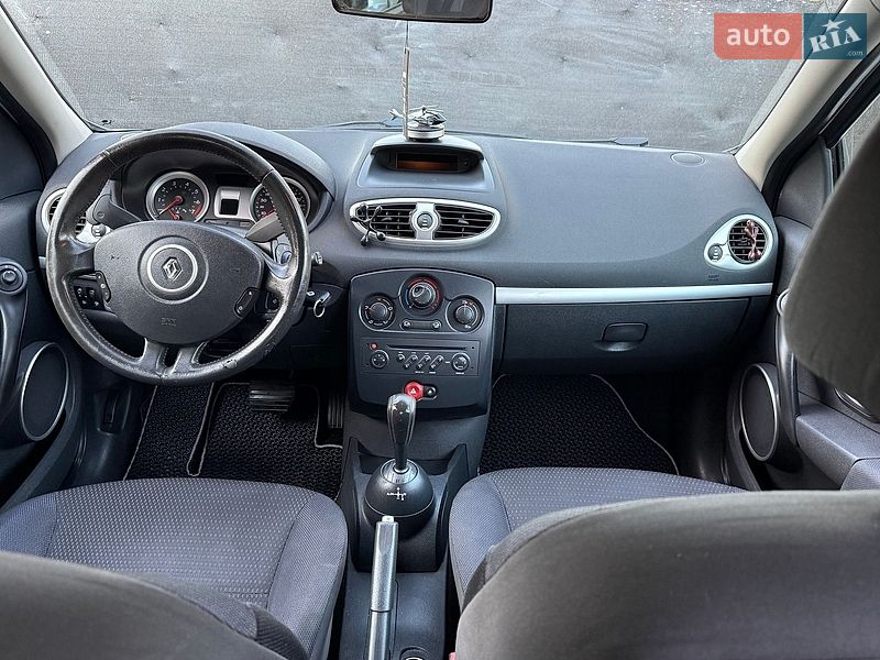 Фото Renault Clio з оголошення AUTO.RIA