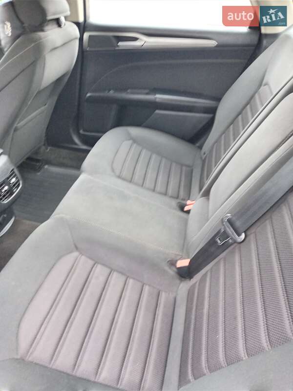 Фото Ford Fusion з оголошення AUTO.RIA