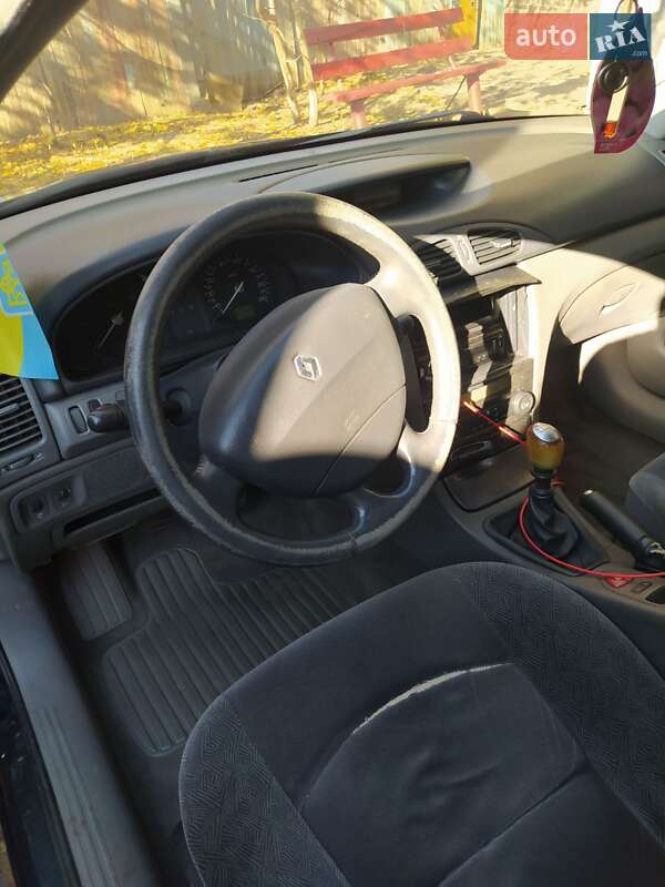 Фото Renault Laguna з оголошення AUTO.RIA