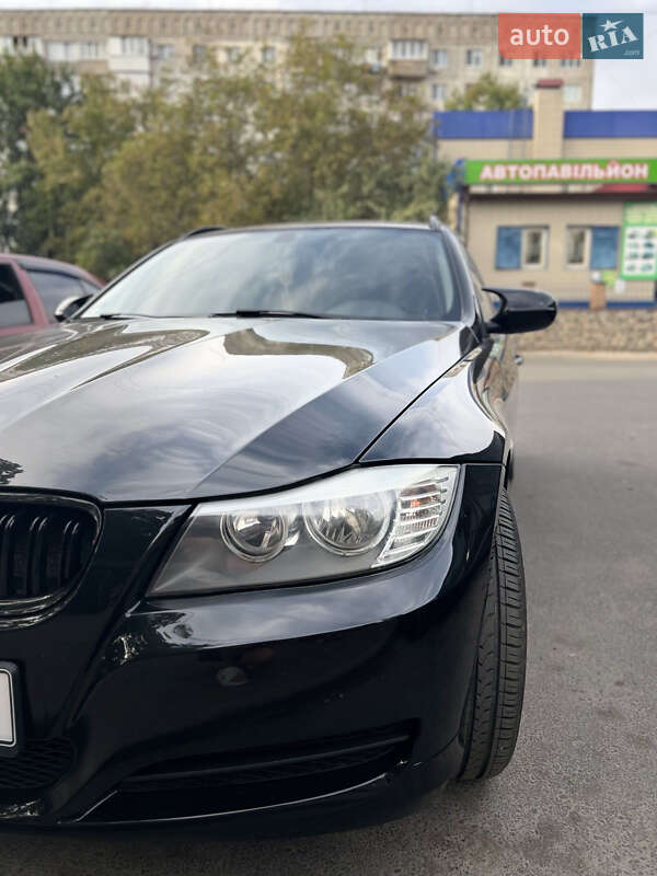 Фото BMW 3 Series з оголошення AUTO.RIA