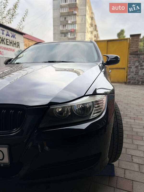 Фото BMW 3 Series з оголошення AUTO.RIA
