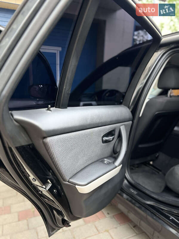 Фото BMW 3 Series з оголошення AUTO.RIA