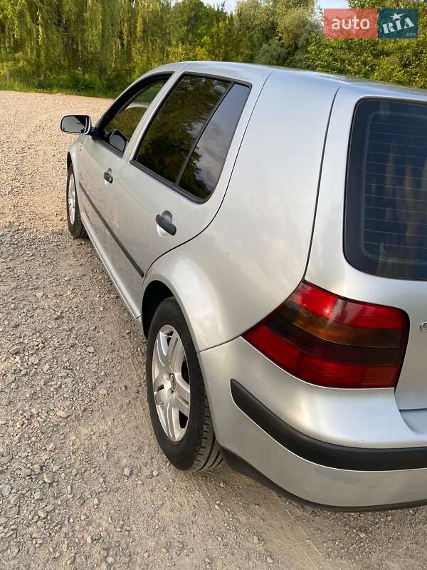 Фото Volkswagen Golf з оголошення AUTO.RIA